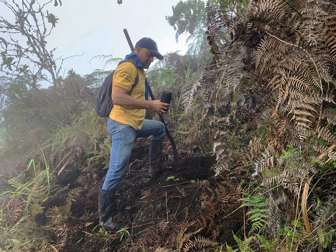 Héctor Jaime Vinasco taking part in community reforestation efforts. Credit: RCMLP.